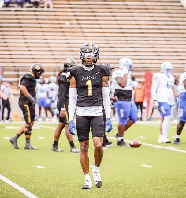 #AGTG After a great conversation with <a href="/CoachTLouis/">Terrence Louis</a> i am extremely blessed to announce that I have received a offer from Tyler Junior college🟡⚫️
<a href="/coachmlindsey/">Michael Lindsey</a> <a href="/RecruitLamar/">Recruit Lamar</a> <a href="/CoachC3Neal/">Coach Showtime</a> <a href="/CoachJGray1/">Coach Josh Gray</a>