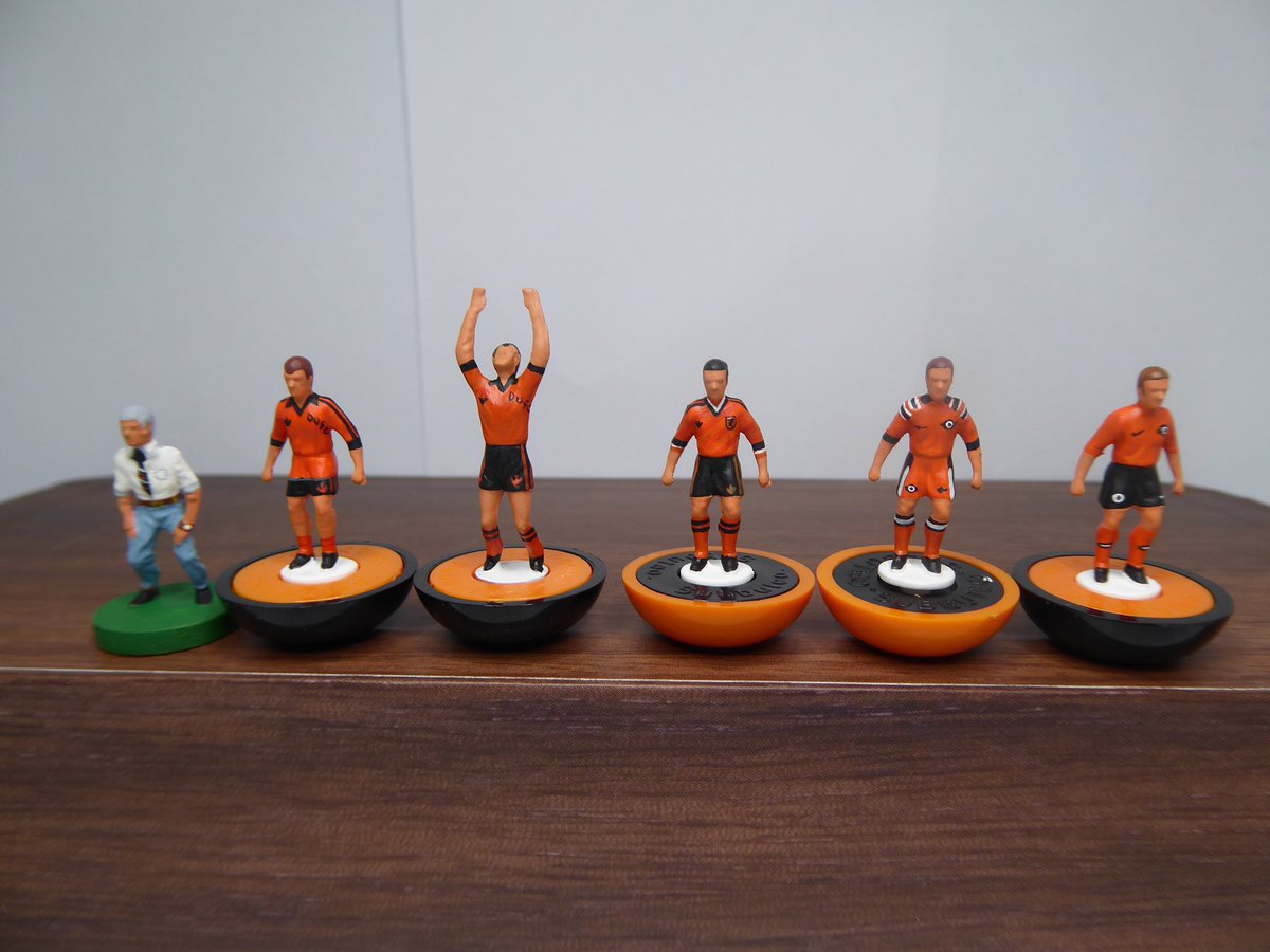 helcol123subbu1's tweet image. Dundee United subbuteo artwork on its way to an Arabs fan. One of my all time favourite frame creations. DM @helcol123subbu1 to order. @WeAreDUTFC @DUSF2017 @arabtrust1909 @feddusc #dufc @ArabArchiveDUFC @TheDailyArab83 @DundeeUtdNews @ArabyzeThis @ourdufc #tangerines #Arabs