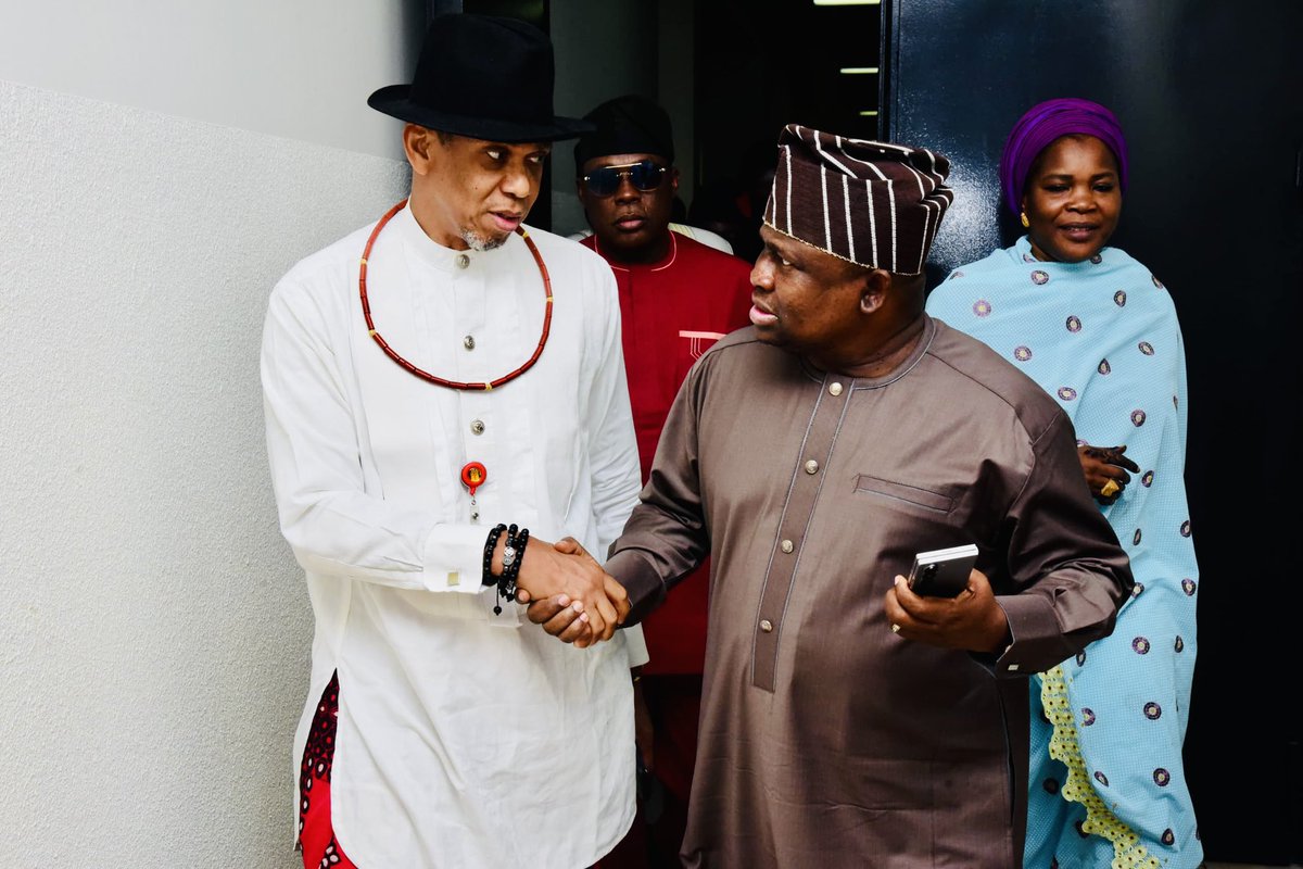 DafinoneEde's tweet photo. After the Senate Appropriations Committee meeting, with my colleagues and brothers, Sen. Solomon Adeola, Chairman of the Committee, and Sen. Mukhail Adetokunbo Abiru.

We remain committed to aligning the 2025 budget with national development priorities. https://t.co/T7x1xs5wBV