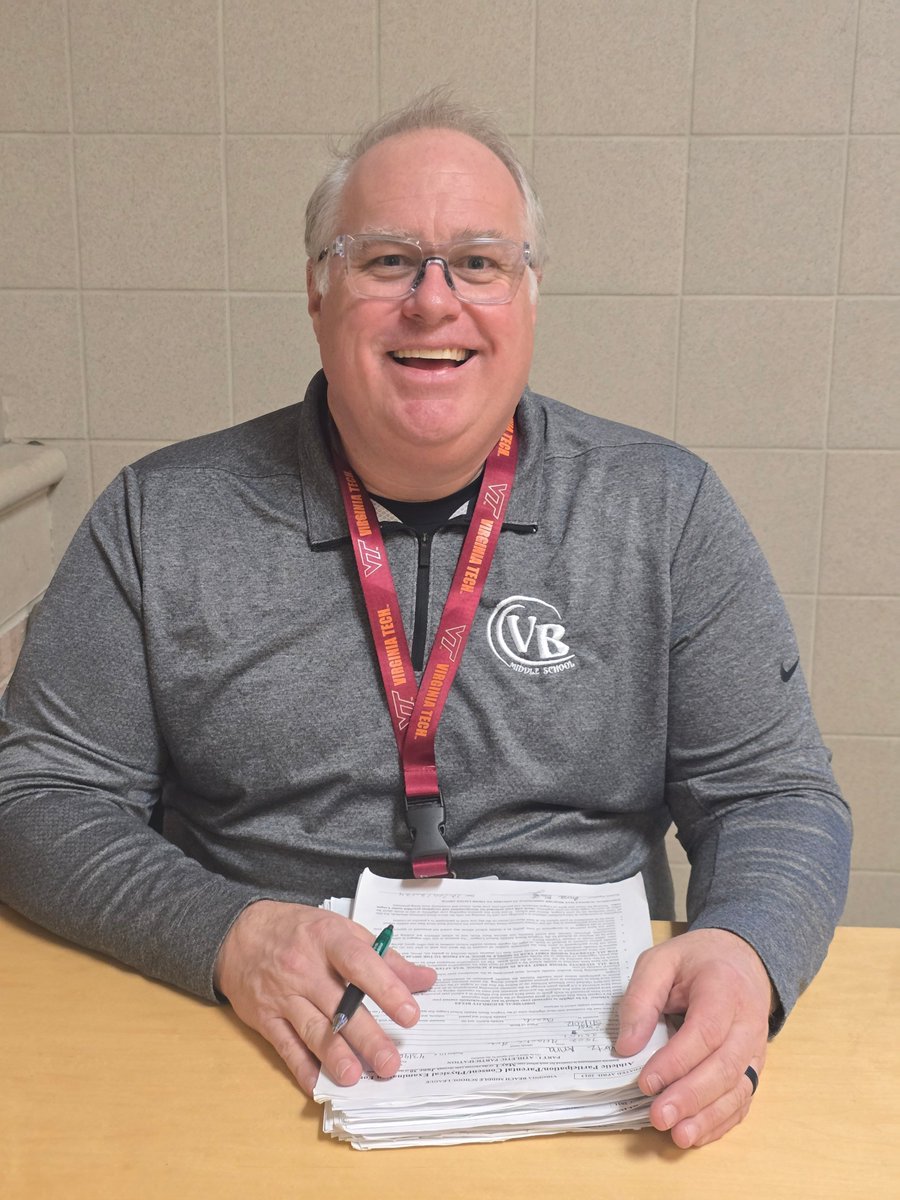 This week, we celebrate our amazing Student Activities Coordinator, Mr. Fox! Your hard work, energy, and dedication shine through in all that you do. We’re so grateful for you!❤️
