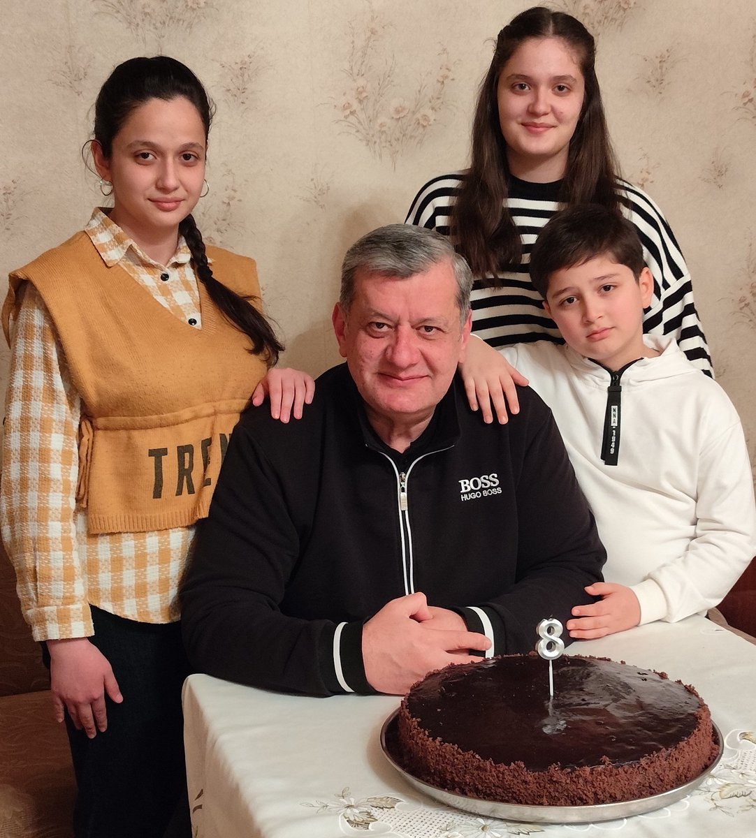 Musa kişi ilə mənim üst-üstə 61 yaşımız olur... 🙂 
Türkan xanımla Rəfiqə xanım yığışıblar başımıza!