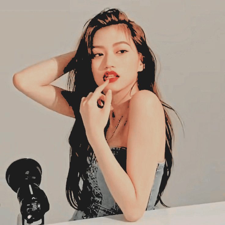 thatbassistgirl's tweet image. ⠀

take a picture, it'll last longer.

⠀