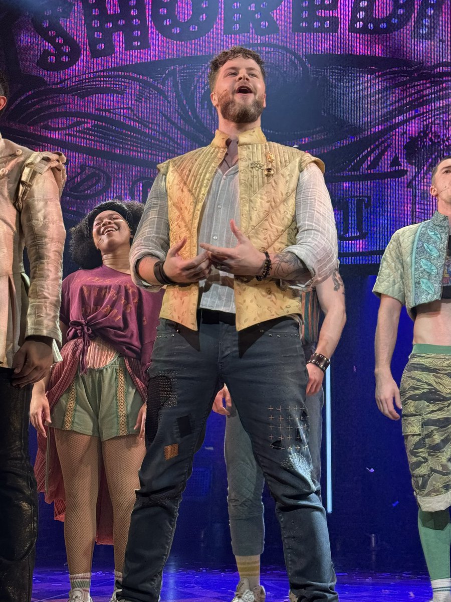 Wendy22x's tweet photo. @JayMcGuiness Brilliant show on Saturday! I’ve seen @julietmusical 4 times now and this was my favourite. Loved you as Shakespeare and it was great to meet you at stage door😊 https://t.co/gY2ieHFSkT