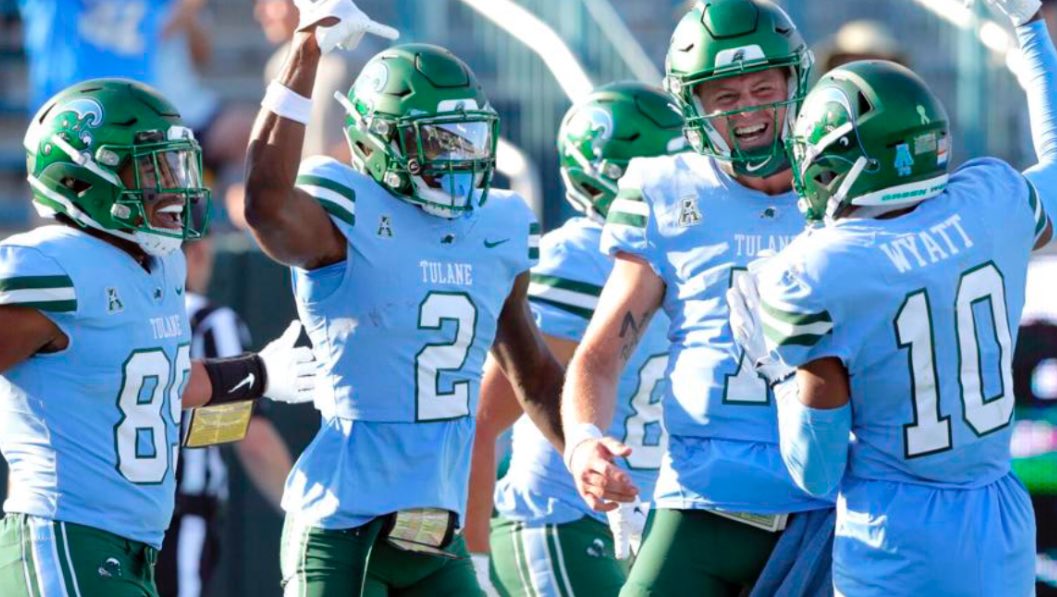 Blessed to receive an offer from Tulane!! <a href="/GreenWaveFB/">Tulane Football</a> <a href="/mbright44_/">Michael Bright</a> <a href="/dpfootball/">DePaul Football</a>
