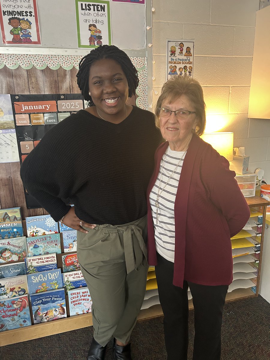 LibertyEdFdn's tweet image. Clara Howerton taught in @LIBERTYSCHOOLS for 24 years, and her impact continues to shine! ☀️ This year, she gifted $1,000 to each of our 13 first-year elementary teachers to help them start their classrooms! This month teachers were able to thank Clara for her amazing generosity!