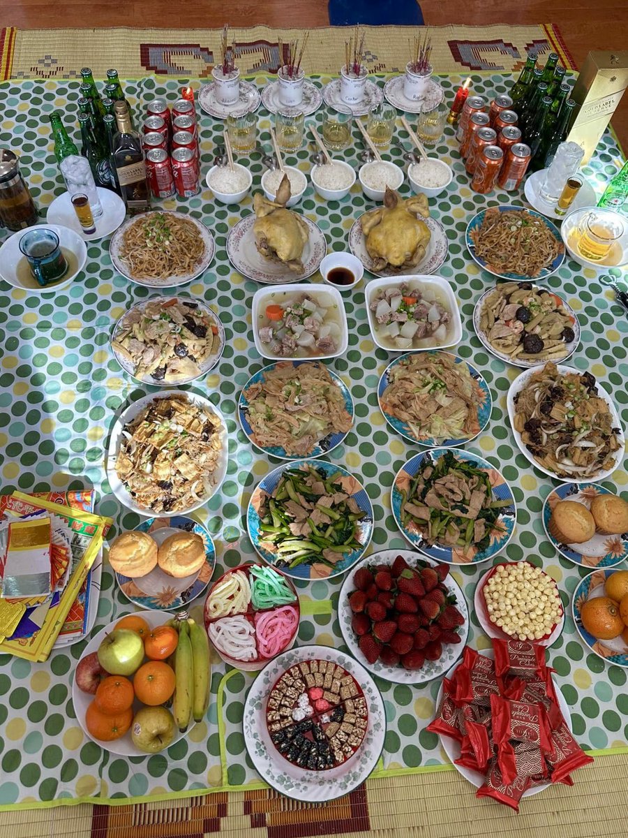 ALIENQUEEN tweet media