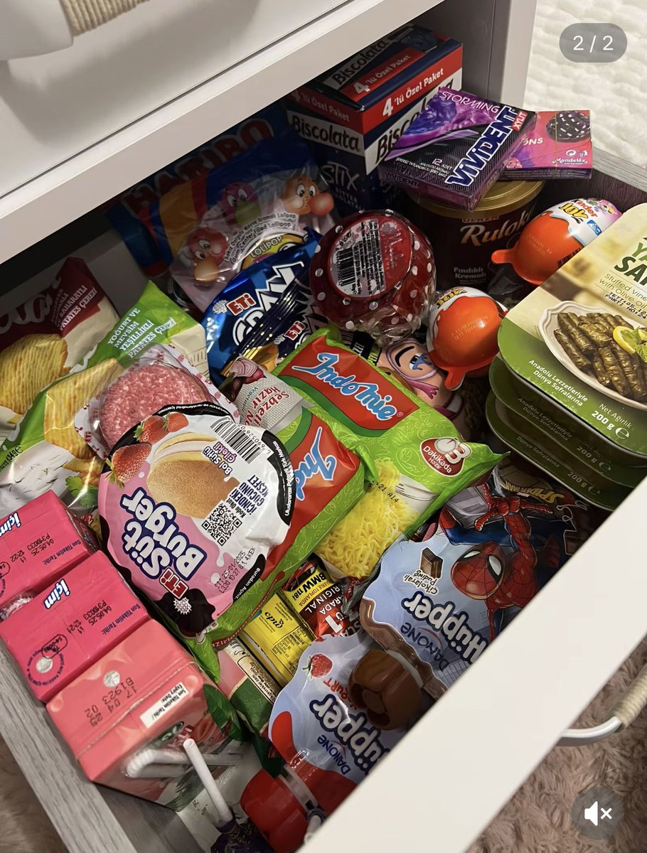 Regl olcak sevgilisi için gönderdiği yazıya ve kutuya bakın.. bazı kızlar çok saf ve temiz seviliyor