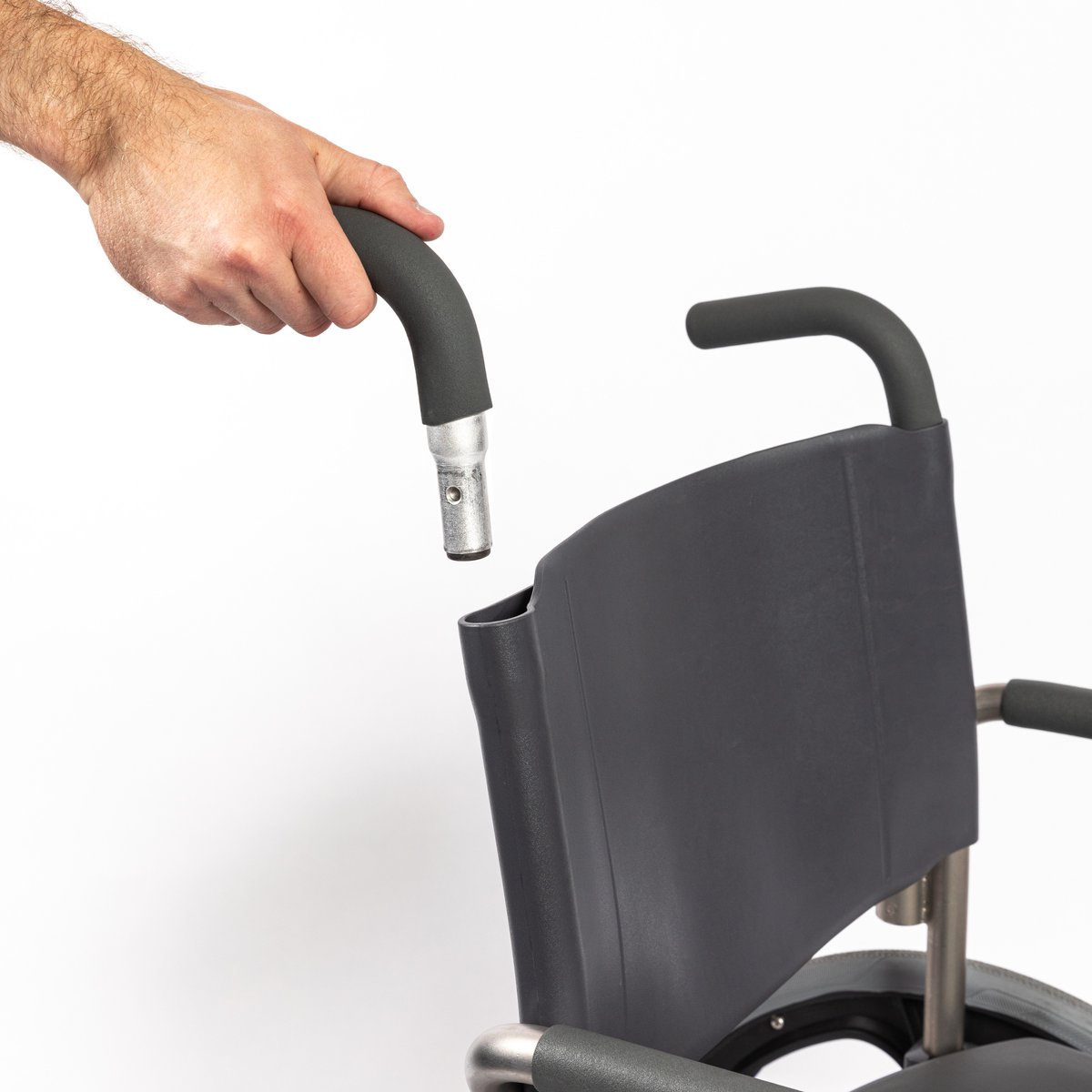 RAZDesignInc's tweet image. Who knew the Züm AP / SP can be even more compact?

Our Züm shower chair is now available with removable cane handles.

#showercommode #showerchair #complexrehab #travelkit