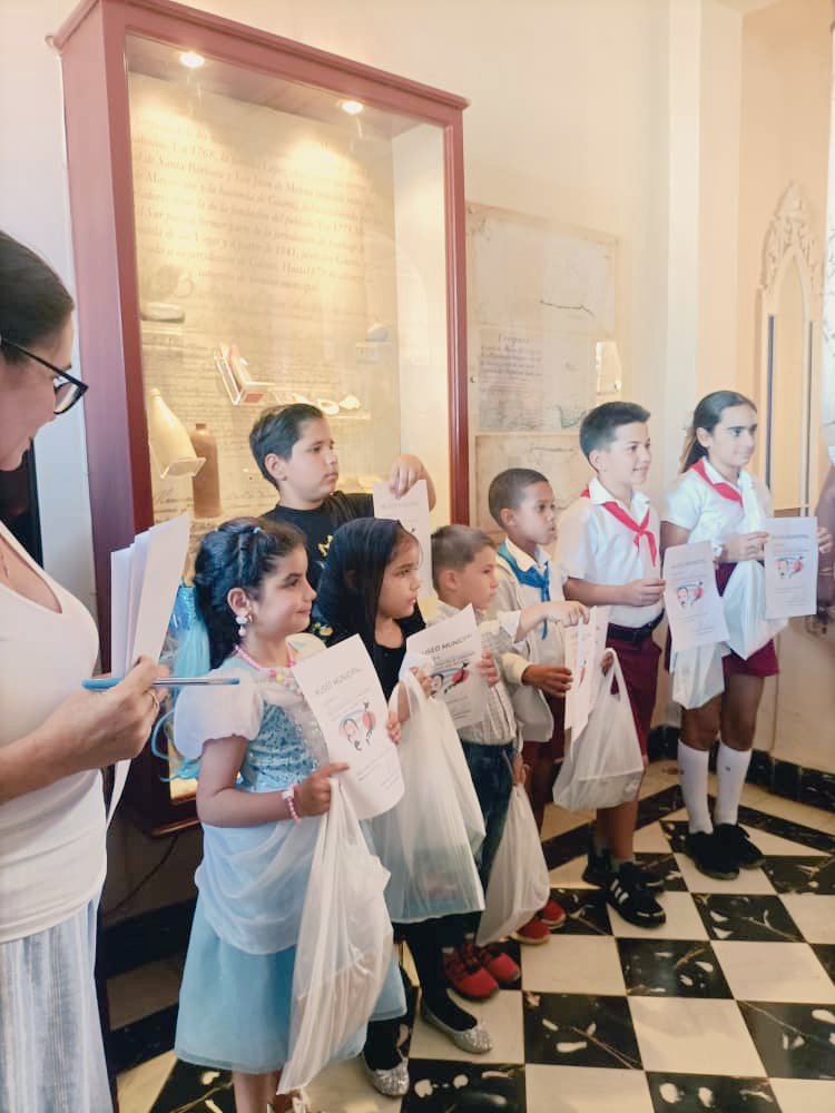 En el municipio Melena del Sur,no se detienen las actividades de homenaje a nuestro Héroe Nacional José Martí,se realiza la premiación del concurso convocado por el museo municipal "Martí,el rayo que no cesa".
#EducaciónMayabequeMelena 
#CubaMined