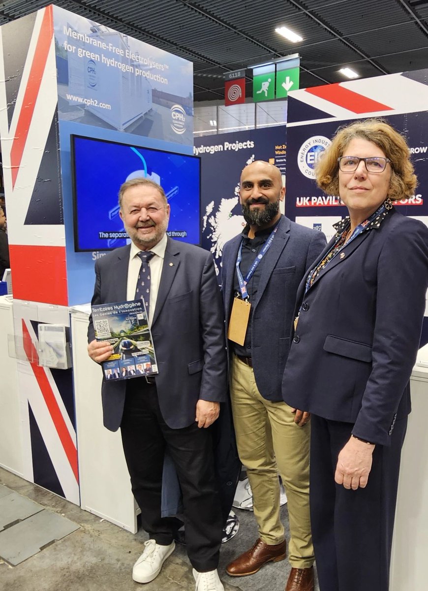 A great first day at Hyvolution 2025  made extra special by a personal mention by Michel Delpon, Hydrogen Ambassador France 2030 at the opening of the EIC UK Pavilion Networking event of CPH2's innovative membrane-free electrolyser #hyvolution2025 #electrolysis #Paris