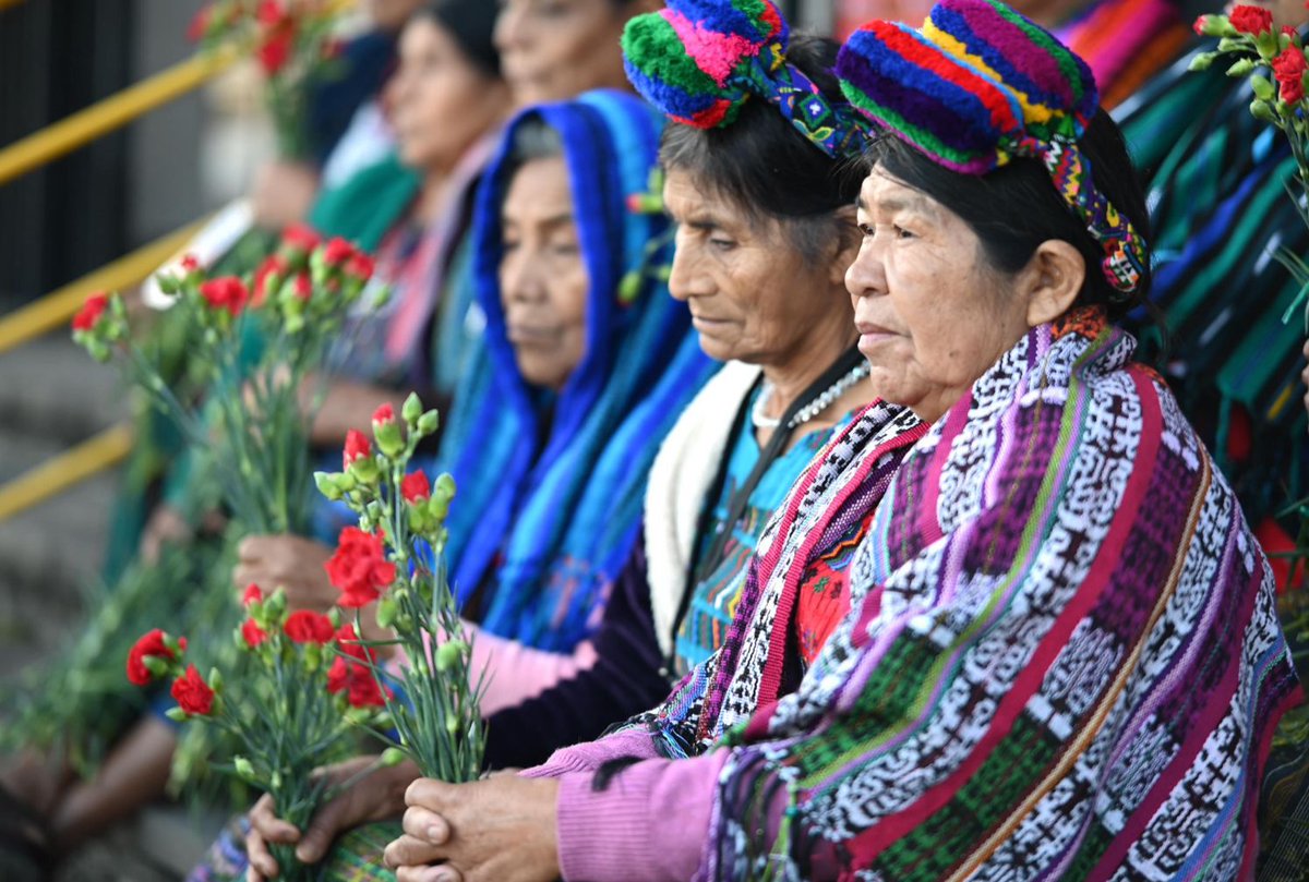 ImpunityWatchGt's tweet photo. Más de 60 organizaciones sociales manifiestan respaldo a las sobrevivientes del #CasoMujeresAchi.

Exigen que se garantice #justicia en el segundo juicio por violencia sexual contra 3 ex PAC que inicia hoy en #Guatemala. https://t.co/dZXLYUX7qE