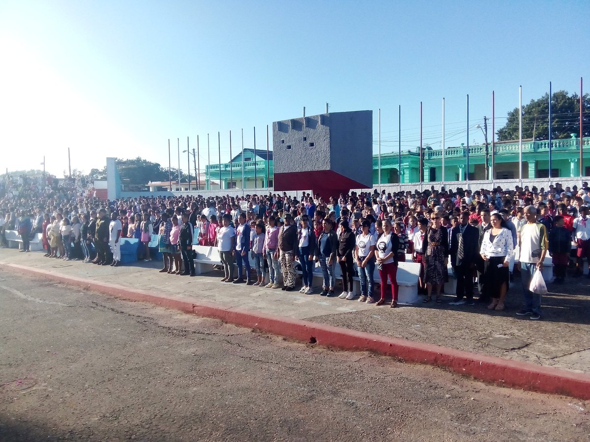 Yereisy6's tweet photo. 🇨🇺Desfile Martiano en Jagüey Grande rinde homenaje al Apóstol en el 172 aniversario de su natalicio. 
@RVGiron @ReinolGil @odacuba https://t.co/D4nQe75pnv
