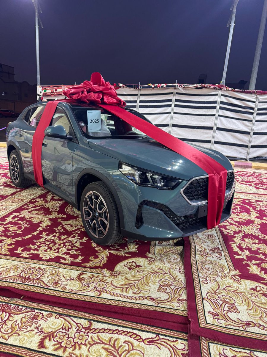 شارك معنا بالهاشتاق وراح نسحب على 4 فائزين كل فائز يحصل على 500 ريال ،،،
٠
مع تفاصيل مافي شيء مستحيل 
بمناسبة تدشين هوية تفاصيل الجديدة 
سجل فالرابط وراح تدخل السحب على سيارة BMW اخر موديل .. فالكم الفوز 👏🏻 
للتسجيل بالرابط : 

tfaseel.app.link/e/pS1YcqluwQb

#تدشين_هوية_تفاصيل