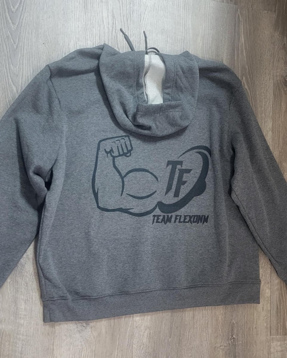 2010Myhoe's tweet photo. My wife is amazing, my name on the front and team with logo on the back, Let's Go!!!! https://t.co/LupWwQMwGR