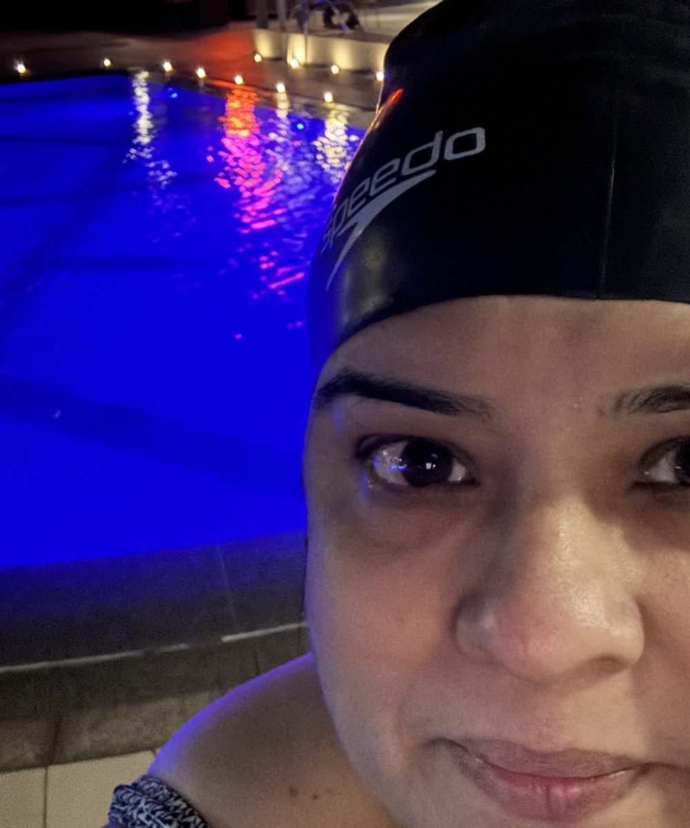 purvi_chawla's tweet image. I started swimming today - winter is officially over 🤪in Mumbai #swimmingasexercise #underwatersquats #coreexercise