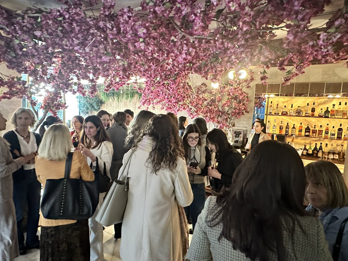 Women Evolution tweet media