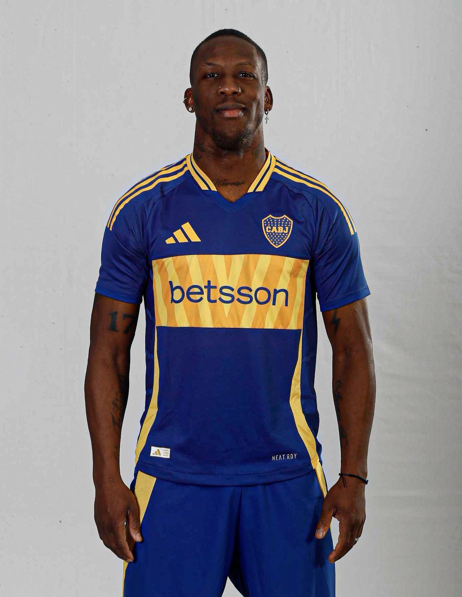 juegosimple__'s tweet photo. 🚨🇦🇷 Luis Advincula NO VIAJARÁ con el plantel a Santa Fe para enfrentar a Unión porque está CANSADO.

😳 No tiene ninguna lesión. Simplemente, cansancio.

vía @MonroigDiego https://t.co/BHPXogxGoL