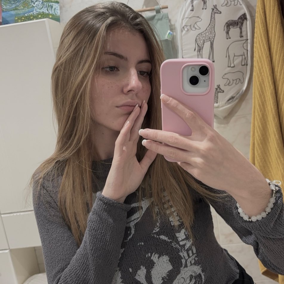 ✦ alba tweet media