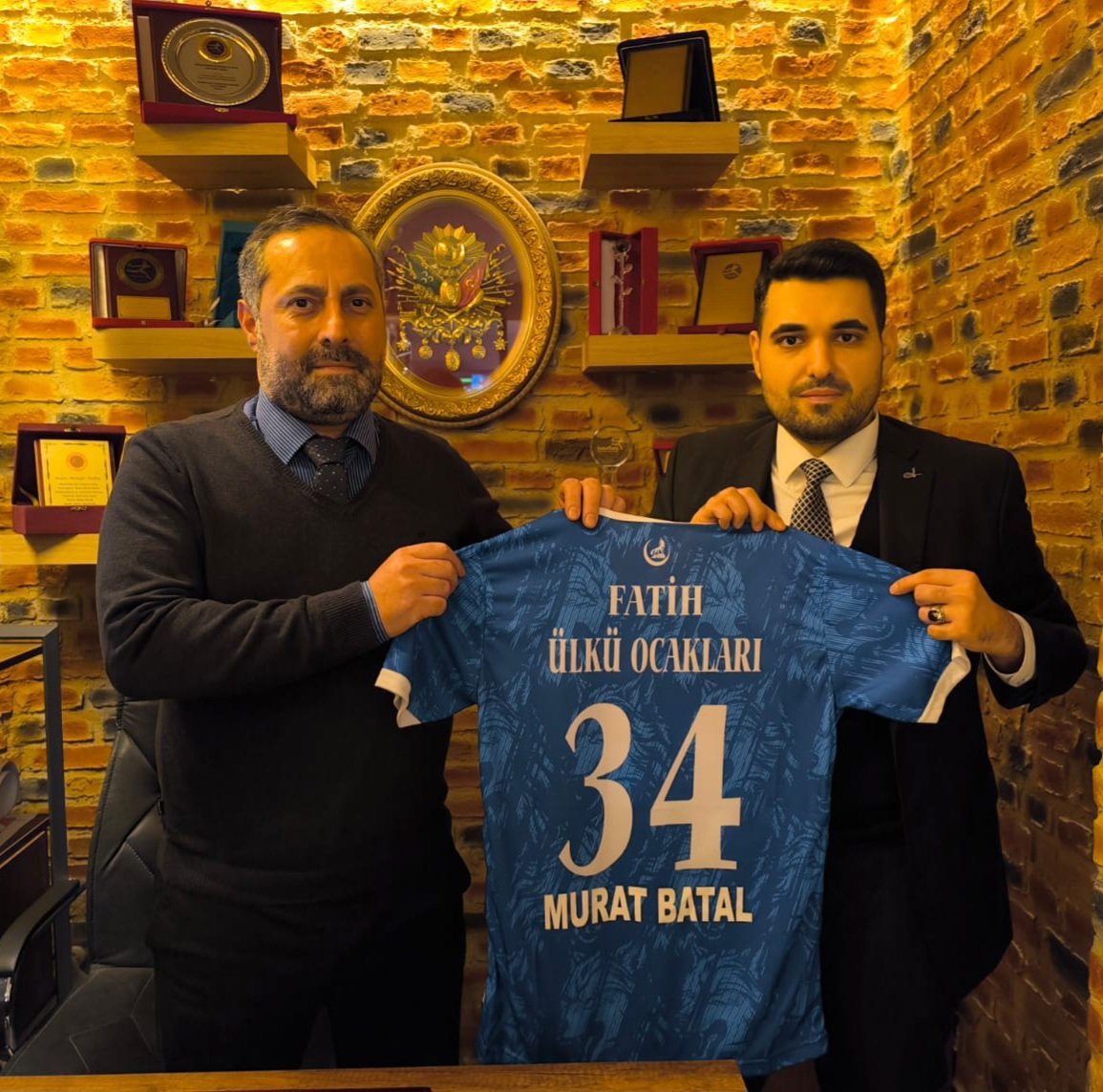 Kıymetli hediyeleri ve ziyaretleri için,
Fatih Ülkü Ocakları Başkanı Sn.Muhammed Şeyhmus Kan ve Yönetimine teşekkür eder,
birlik ve beraberliğimizin daim olmasını dilerim.