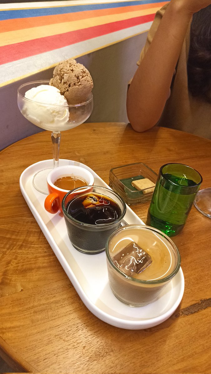 Setelah minum kopi di malam hari, sebaiknya jangan nyetir. Soalnya seruu banget!