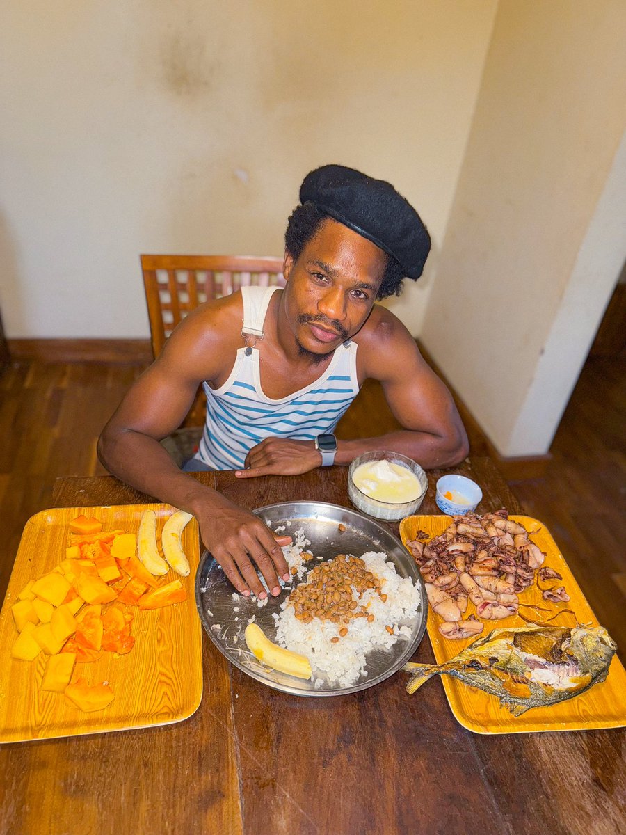 Wakati fulani mtu mwenye hekima aliulizwa nini maana ya maisha? Akajibu, Maisha yenyewe hayana maana. ispokua Maisha ni fursa ya kuunda maana 🫶