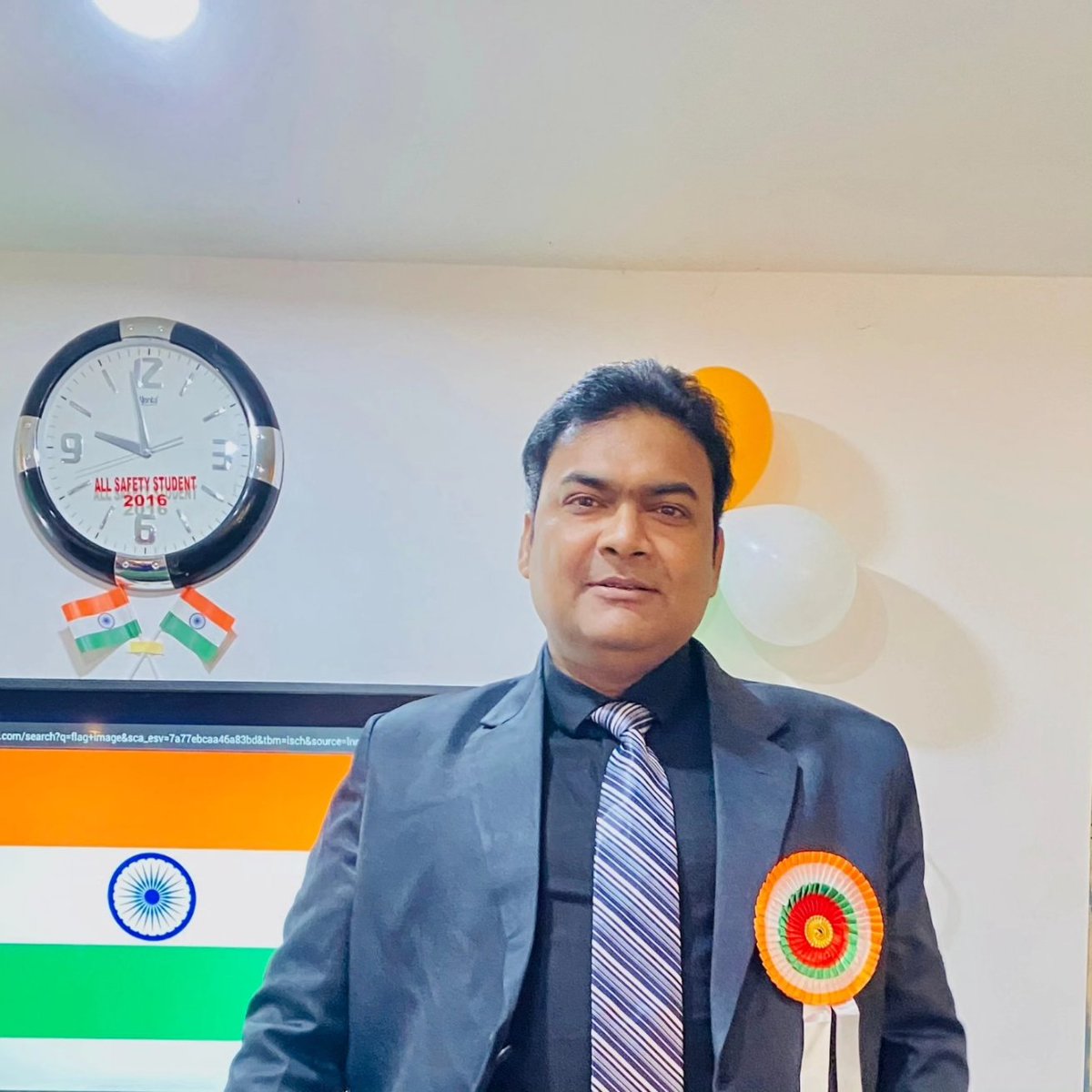 ahmad_cpr's tweet photo. किसमें जुर्रत है जो लाए मेरे परवाज़ में कोताही, मैं परों से नहीं अपने हौसलों से उड़ता हूं................! https://t.co/ERY6aasTSM