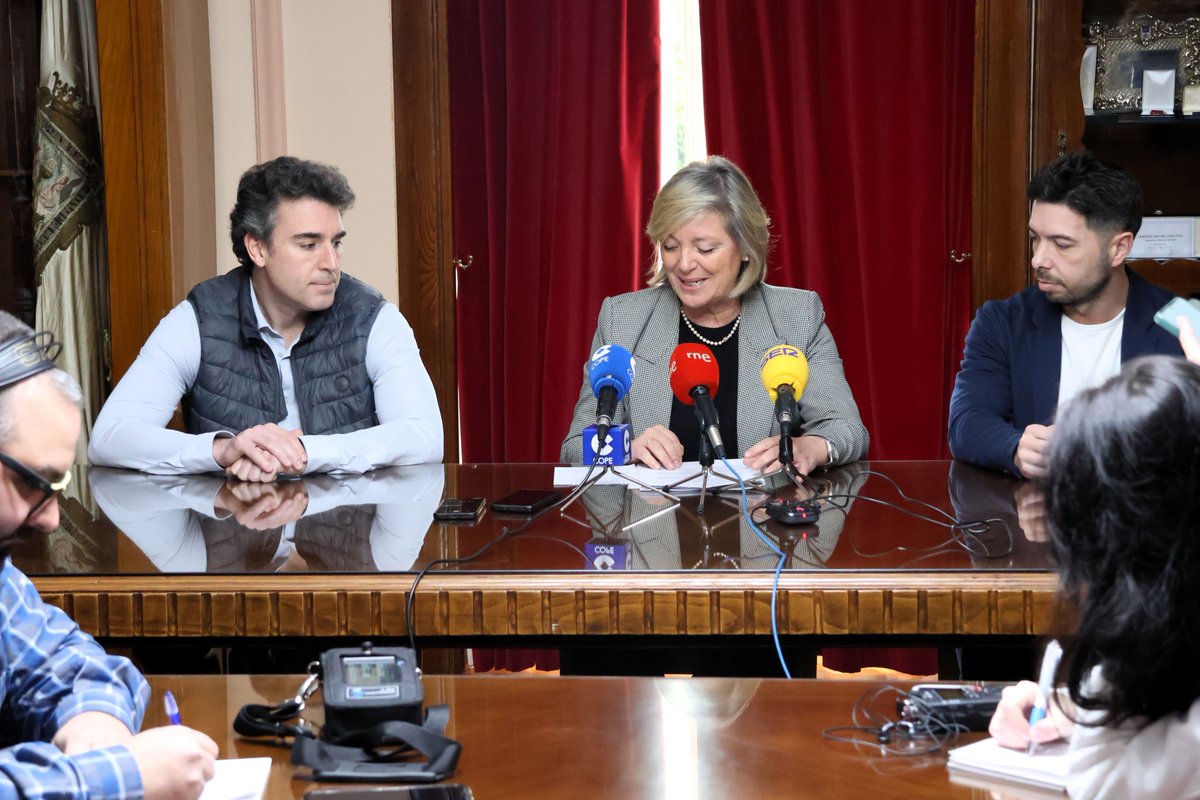 concellodelugo's tweet photo. 🚜🏗️ #LugoTransforma incorpora unha firma innovadora que aposta pola dixitalización e a economía circular no sector do alugueiro de maquinaria industrial.
📎 https://t.co/iZJZKtXI33
#Lugo https://t.co/Q5xphS1kPe