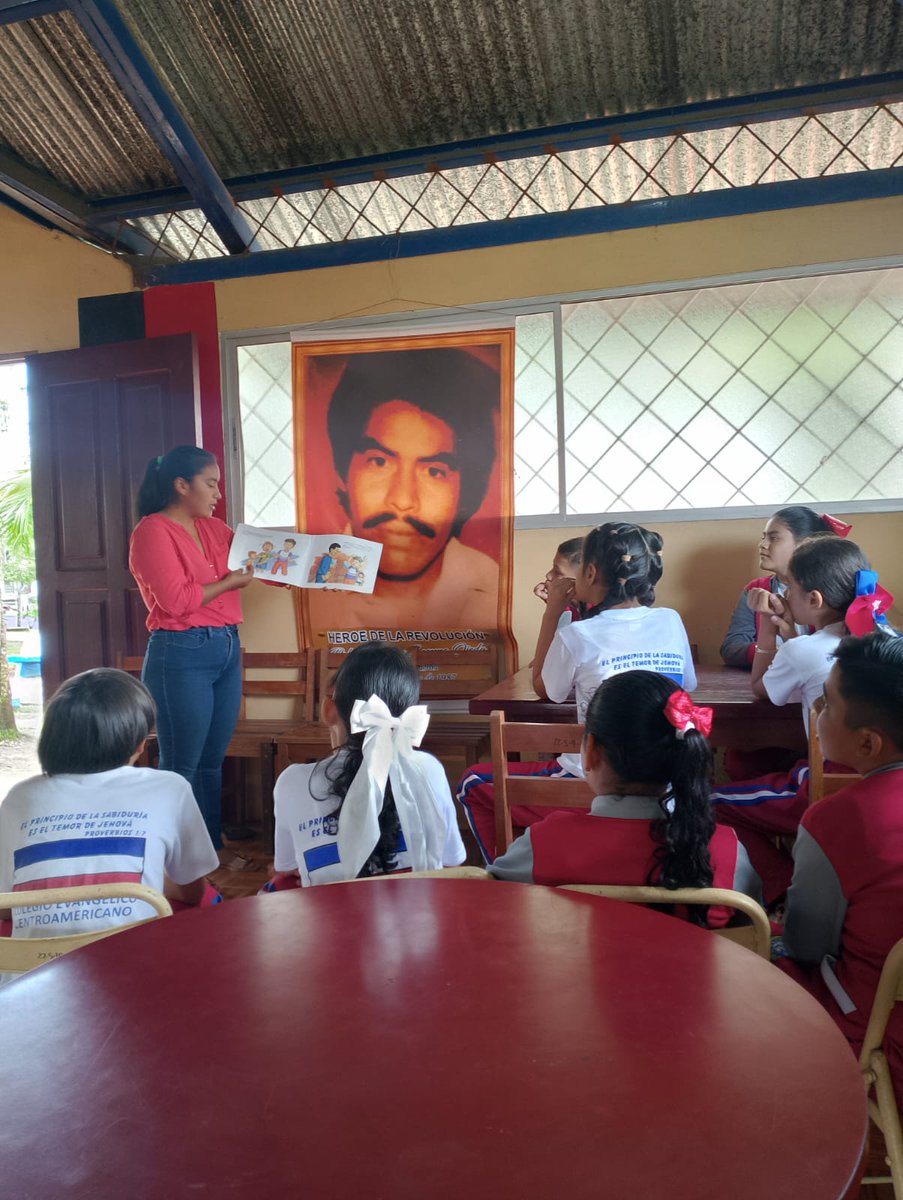 El municipio de Santo Tomas realiza con estudiantes de Primaria Jornada “Darío en Nosotr@s, Darío Vida y Esperanza” Exposición Abierta de Libros e Intercambios de Cuentos y Poemas de Rubén.