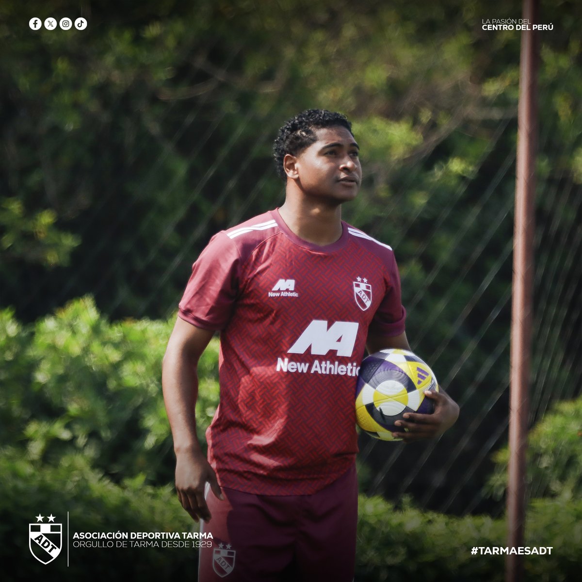 ADTarma1929's tweet photo. 𝐌𝐚𝐧̃𝐚𝐧𝐚 𝐝𝐞 𝐚𝐫𝐪𝐮𝐞𝐫𝐨𝐬 ⚽🧤
¡Buen día guardianes! Gran trabajo el de hoy.
#ADT #tarma #carlosgrados #ederhermoza #eduazañero #Liga https://t.co/fSI5sX2eT5