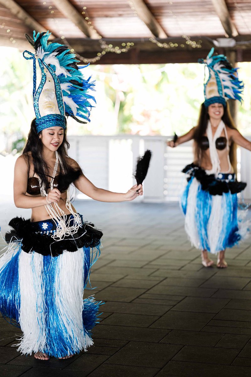 DisneyWedCast's tweet photo. Jasmine's brother had one final wedding-day surprise for her at the Paradise Cove reception: a luau show complete with fire dancer! Click link in bio to learn more about Paradise Cove weddings in Chapter 9 of the Fairytale Weddings Guide! https://t.co/PWnJ7z77dq https://t.co/YLgBpYSIqg