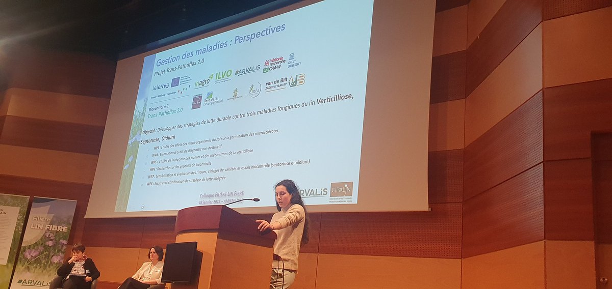 En colloque filière lin fibre organisé par <a href="/Arvalisofficiel/">ARVALIS</a> et #CIPALIN ce  jour: présentation des perspectives de travaux sur la gestion des maladies du lin fibre avec le projet <a href="/InterregFWVL/">Interreg FWVL</a> Transpathoflax 2.0