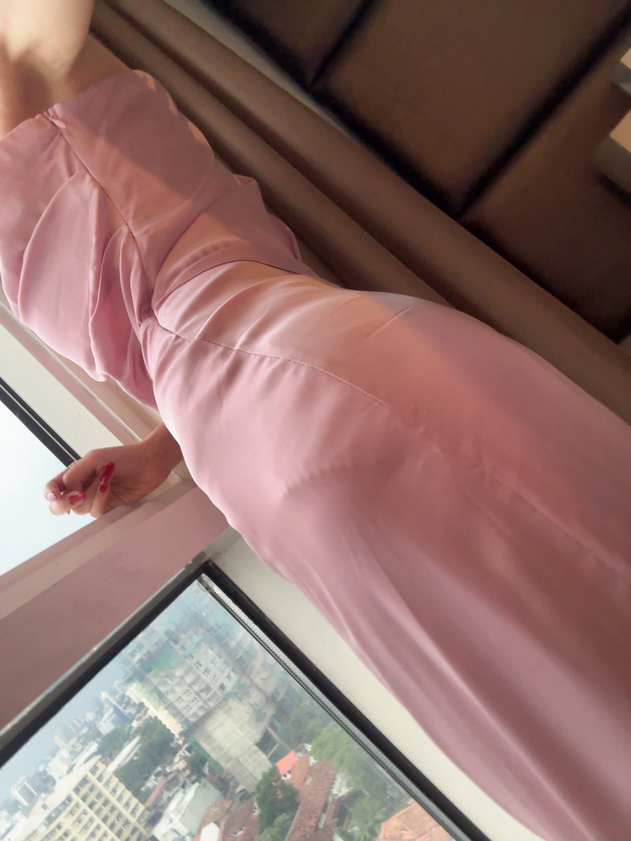 福利姬Michelle彤彤乖分享的黄推图片2 - 网红私拍内容