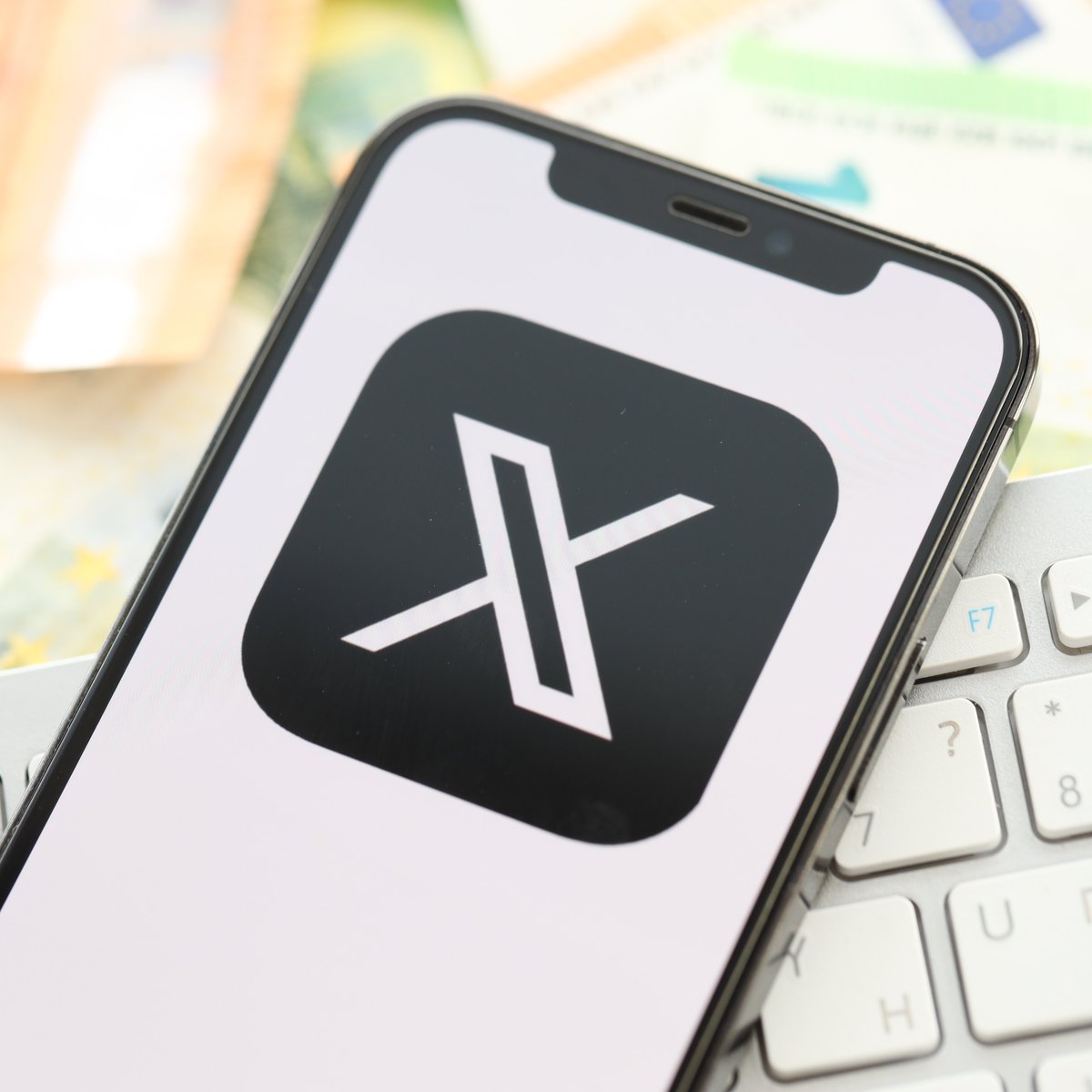 informando2025a's tweet photo. 🌟💰#X, liderada por Elon Musk, anuncia acuerdo con #Visa ( $V) para integrar X #MoneyAccount. Los usuarios podrán realizar transferencias bancarias y pagos al estilo #Zelle o #Venmo. ¿Será un éxito en el sector financiero? 💳🌐 #Tecnología #Pagos https://t.co/5lx7qhWAMa