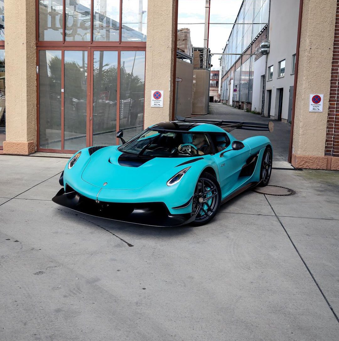 Koenigsegg Jesko 🥶 Owner: <a href="/Cobratate/">Andrew Tate</a>
