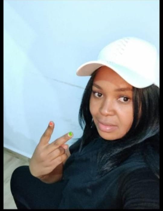 AokoOtieno_'s tweet image. 0705588571 

Huyu Dame amewekea mtu Mchele and left him Dead Kwa apartment 

Hapo Thika Rd. Any information about her will be appreciated 

@DCI_Kenya