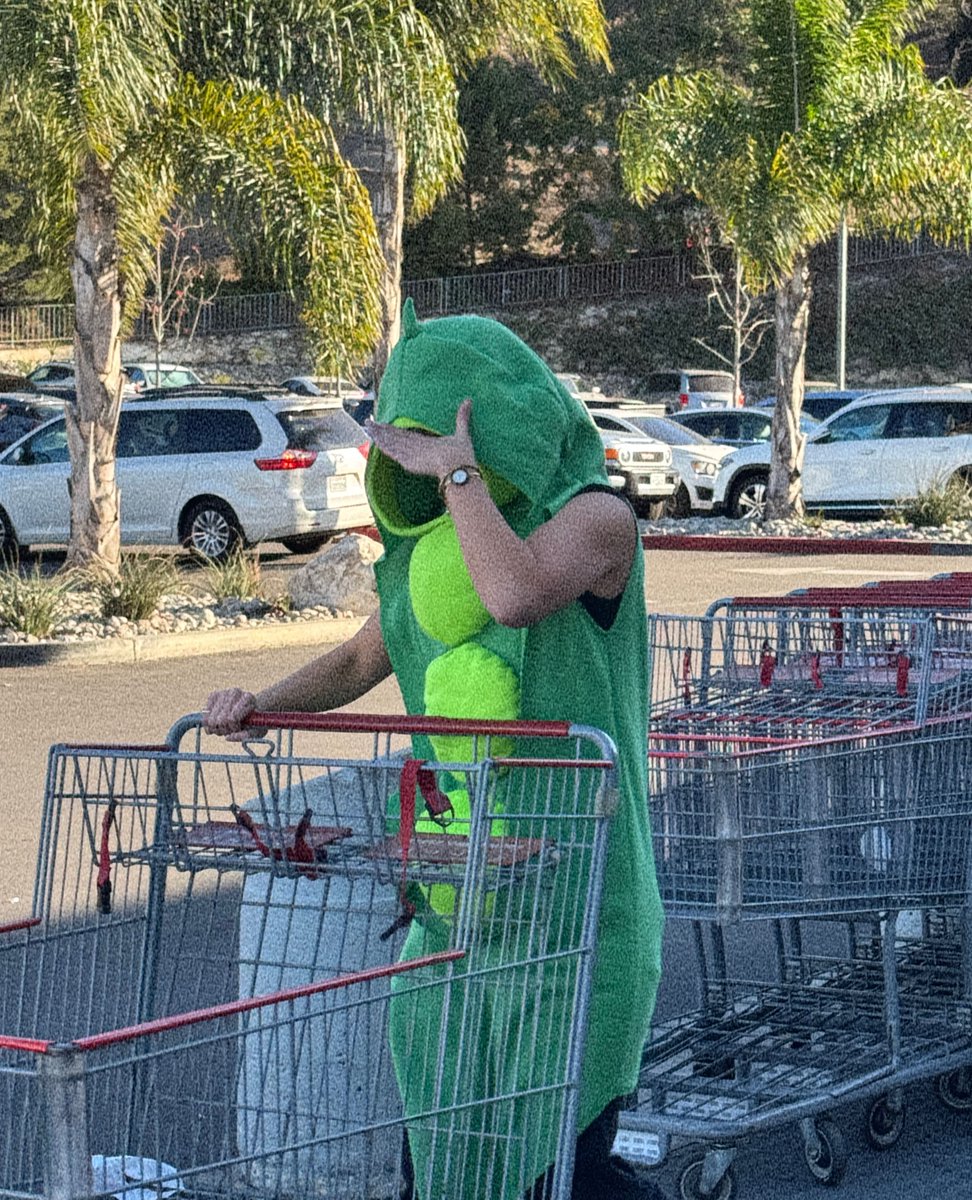EXCLUSIVE 📸 LG Snap Pea spotted at Costco 👀 rumor has it Lettuce Grow just dropped some major news…