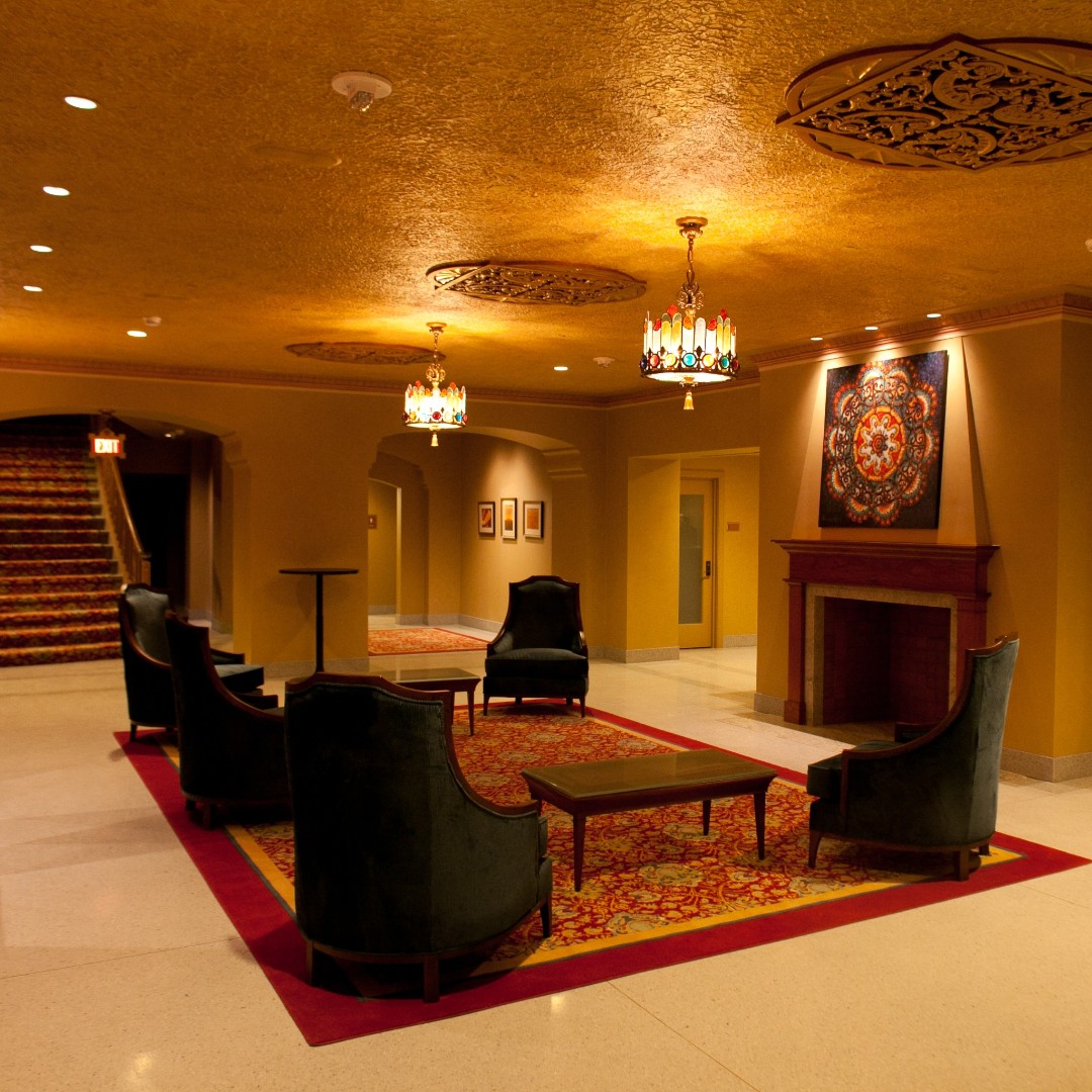 Built in the 1920s, the Paramount Theatre is a beautiful performing arts center in downtown Cedar Rapids! Be sure to catch a concert, comedy show, or any event in the historic space.🤩

➡️ tourismcedarrapids.com/directory/para…

#cedarrapids #thisisiowa #theatre #Paramount #sponsored #fun