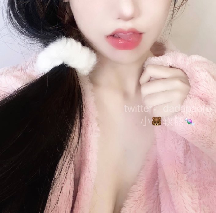 【疯狂的嫂子…】第一集💦🥵

「回老公家过年吃完团年饭 喝了太多酒 误入小叔子房间 把年轻气盛还是处男的小叔子当作老公被干高潮四五次之后才发现自己的废物老公哪有这么厉害 废物老公此还在外面和亲朋好友喝酒聊天……」

✅点赞🈵300更新下一集

#乱伦 #女喘 #骨科 #陪玩 #淫妻 #绿帽 #出轨 https://t.co/WR4usKGgqC