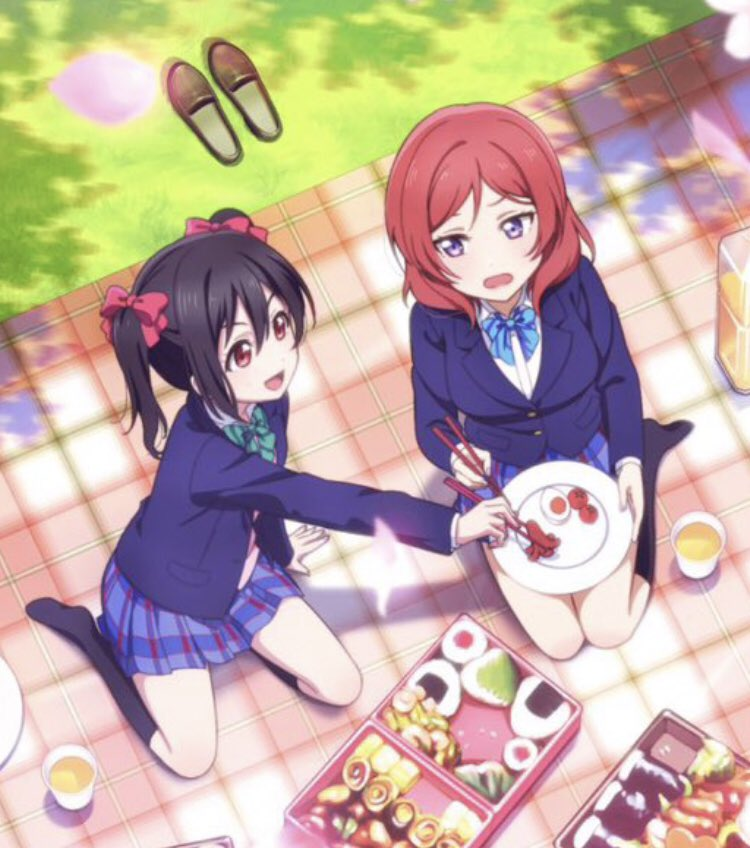 1. 니코가마키의음식을뺏어먹는다
2. 니코가마키에게소시지를덜어준다

과연정답은?