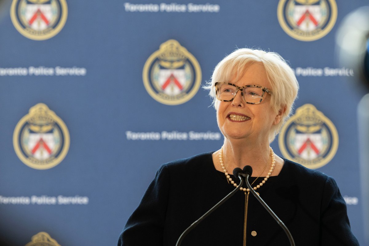 Toronto Police Service Board (@tpsboard) on Twitter photo Board Chair <a href="/shelleycarroll/">Shelley Carroll</a> joined <a href="/TorontoPolice/">Toronto Police</a> at the opening of the Fairview Mall Community Hub yesterday. āAnyone who lives in this Division knows that our police are really community driven," she said, noting they are "the embodiment" of community policing.ā Board Chair <a href="/shelleycarroll/">Shelley Carroll</a> joined <a href="/TorontoPolice/">Toronto Police</a> at the opening of the Fairview Mall Community Hub yesterday. āAnyone who lives in this Division knows that our police are really community driven," she said, noting they are "the embodiment" of community policing.ā