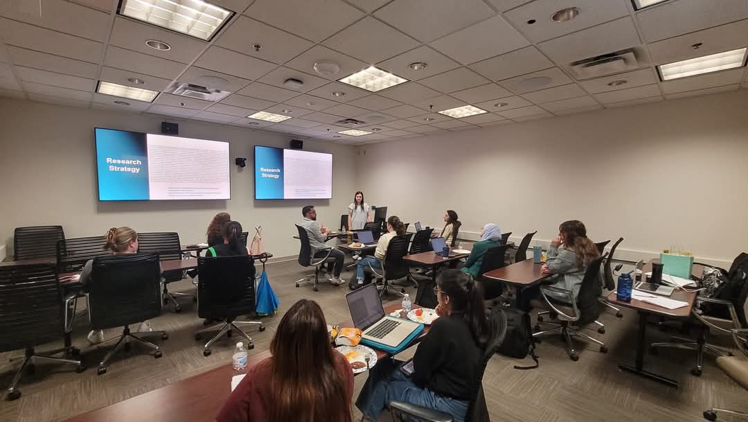 UAMSGSA's tweet photo. #throwbackNovember2014 Thank you to our outstanding speakers, Dr. Delgado-calle and Hayley, for their valuable contributions in the F31-Pre-doctoral Fellowship Workshop. We also appreciate our graduate students for their active participation.
#F31 #predoctoralfellowship #uams https://t.co/HeUTHGDewU