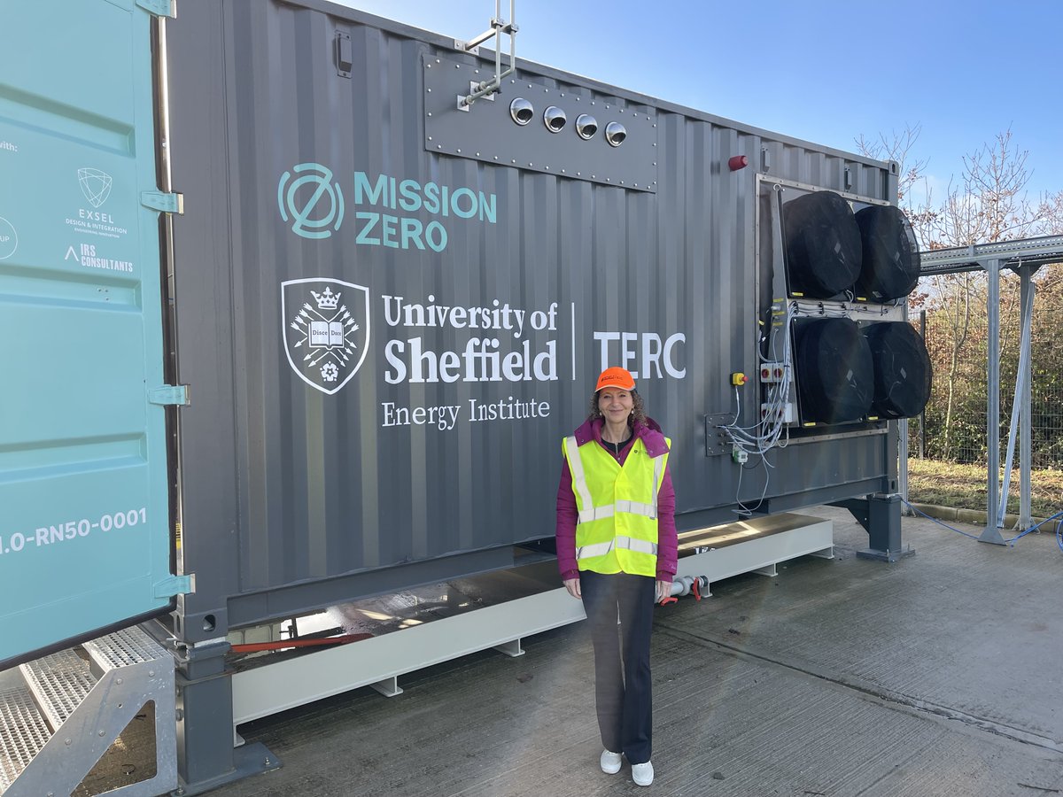 ARobinsonFayek's tweet image. Exciting visit to the Translational Energy Research Centre with Mohamed Pourkashanian (Head of TERC) and @kris_milkowski. Great discussions on collaboration opportunities with the @sheffielduni Energy Institute!