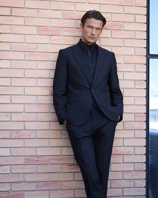 vardaworld's tweet photo. Vardas Suits are perfect for any occasion, from formal events to business casual.
Discover our Suit collection online &amp; in stores.
#vardasofficial #mencollection #suitscollection https://t.co/EtzlCIgrXj