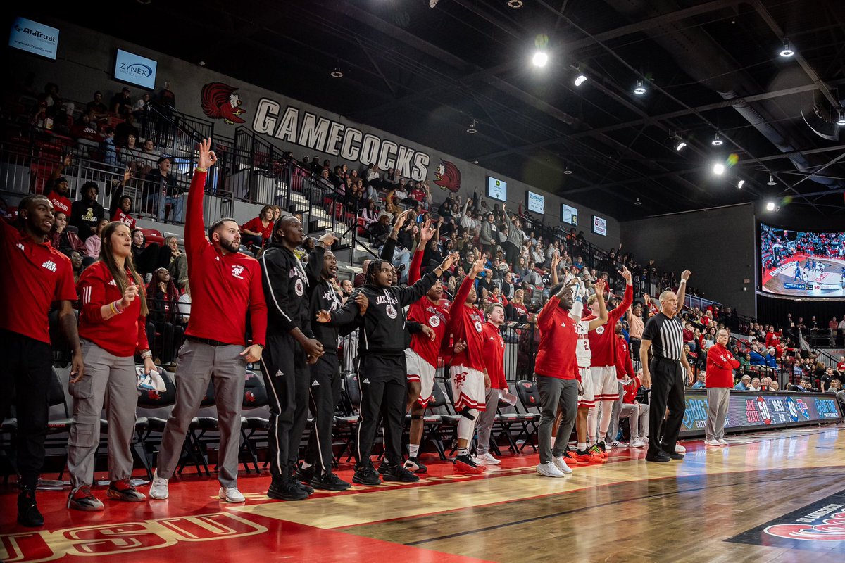 JaxStateMBB's tweet photo. 𝐅𝐀𝐍𝐒, we need 𝐘𝐎𝐔 🫵

Join us as we #PackThePete for a pair of home games this week. Let’s get this place 𝐅𝐈𝐋𝐋𝐄𝐃 ‼️

🎟️ https://t.co/wn0MaBKysE

#StayCocky 🐔 | #FearTheBeak 👌 https://t.co/Om0hf6E07e