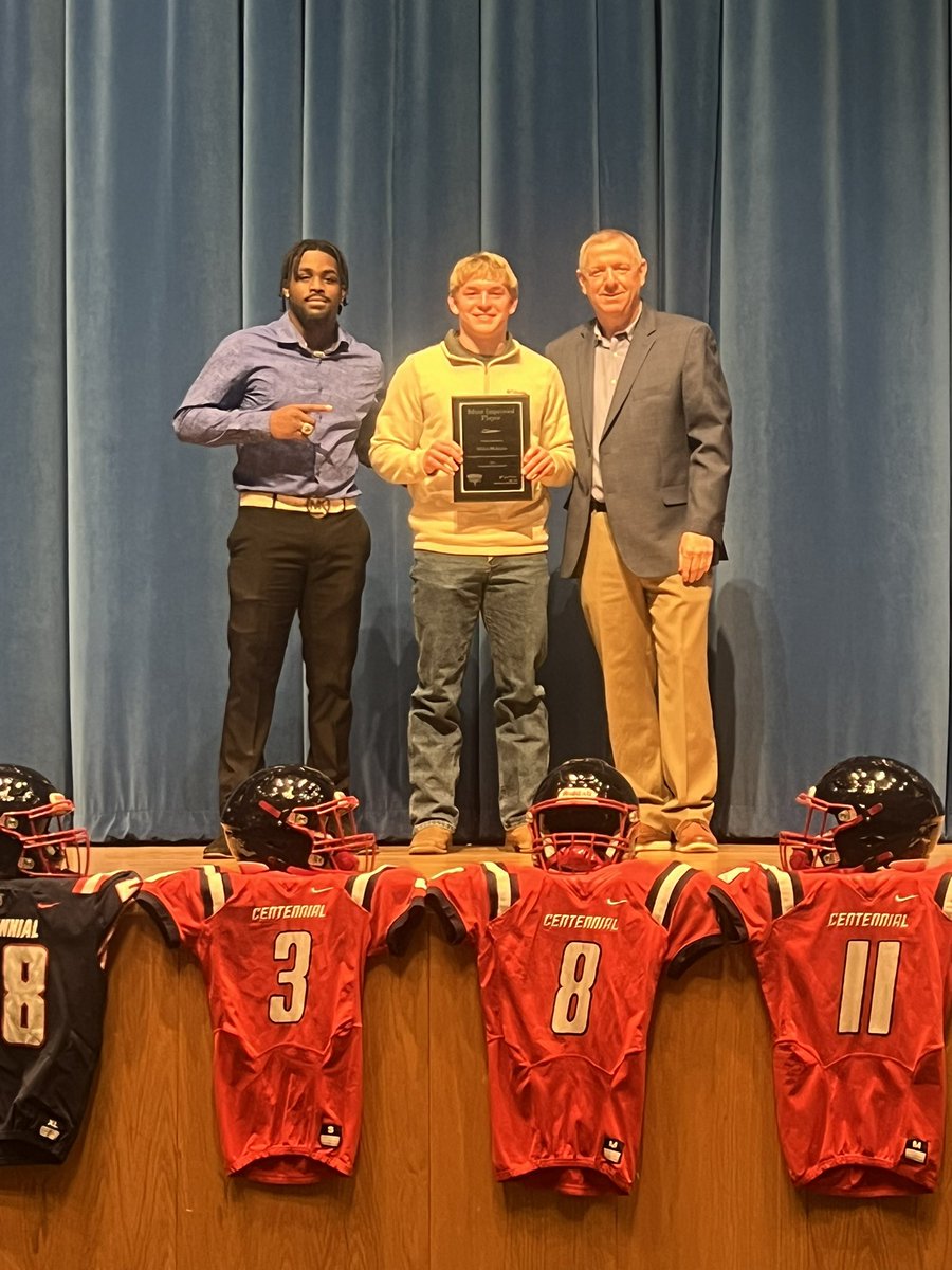 Cen10TitansFB's tweet photo. Congratulations to our 2024 Most Improved Player of the Year!!! #TitanNation 🔵 #TitanPride 🔴 https://t.co/igOCNBDKlm
