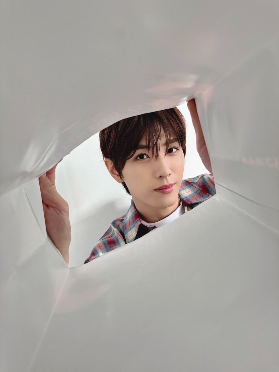 CIX_Official's tweet photo. FIX 복주머니 속🧧

#CIX #씨아이엑스 #BX #승훈 #용희 #현석 #LunarNewYear #2025설날 #설날 #Seollal https://t.co/97IATYqjyf