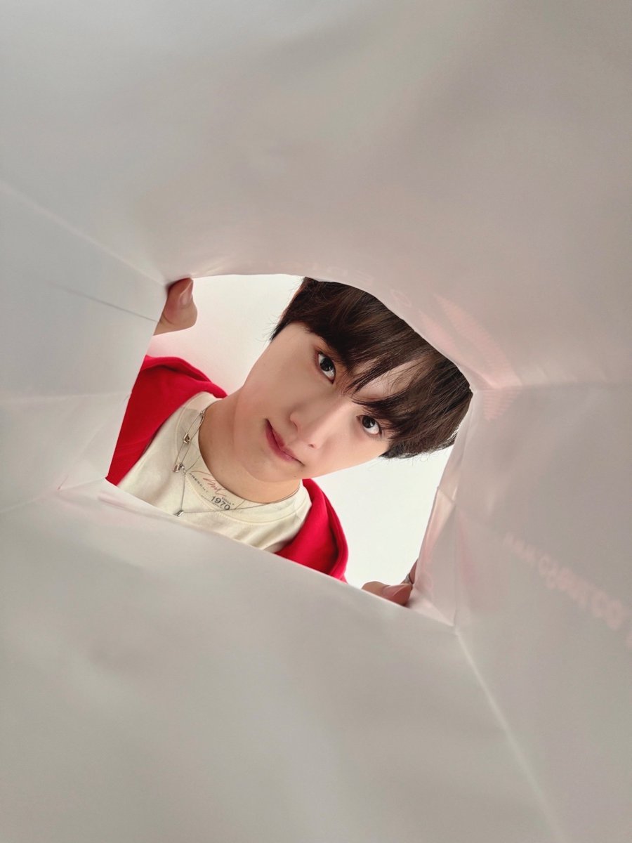 FIX 복주머니 속🧧

#CIX #씨아이엑스 #BX #승훈 #용희 #현석 #LunarNewYear #2025설날 #설날 #Seollal