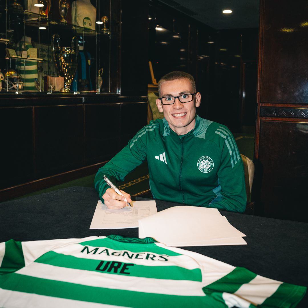 CelticFCB's tweet photo. ✍️ We are pleased to announce that both Kyle Ure and Mitchell Robertson have signed new deals with the club, until 2027 🙌

Congratulations to both Kyle and Mitchell 👏

#CelticFC🍀