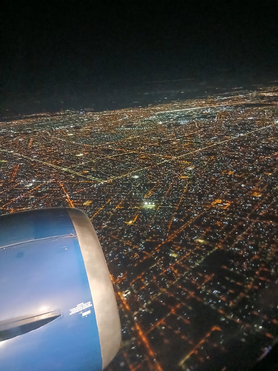 criptopepe1's tweet photo. #CriptoViaje ✈️ educando a mis hermanos sobre cripto por todo Bolivia🇧🇴 https://t.co/Vf22cVUPtU