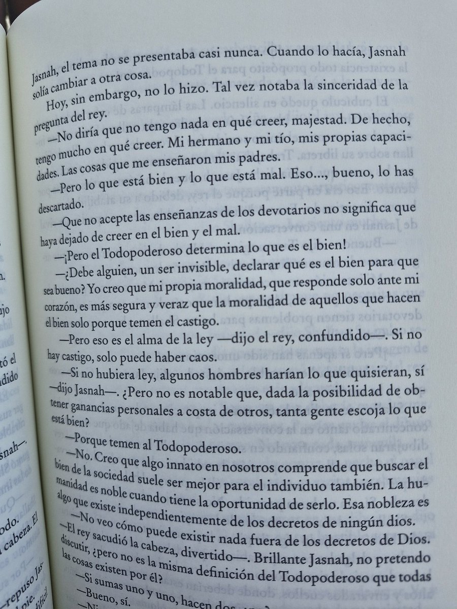 Ya no se si estoy leyendo Sanderson o un libro de Rousseau.